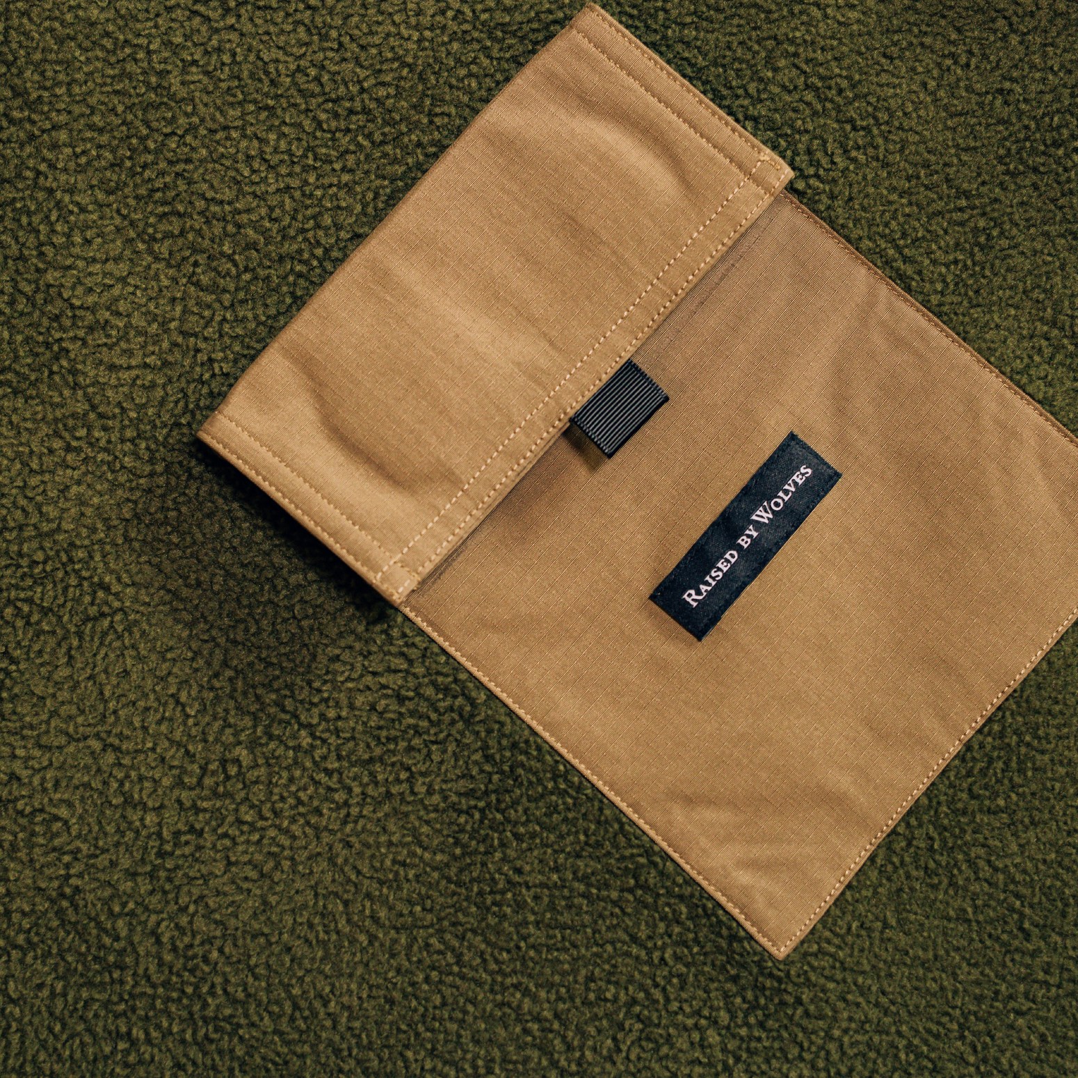 RAISED BY WOLVES/쥤ɥХ֥BOA FLEECE CREWNECK 롼å / MOSS