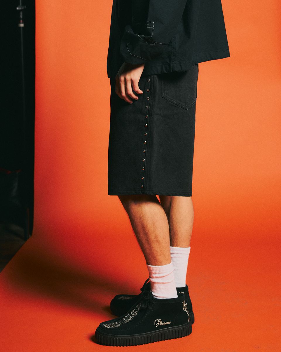 ��PLEASURES/�ץ쥸�㡼����DAFT PUNK/���եȡ��ѥ󥯡�LUCKY STUDDED JORTS ���硼�ȥѥ�� / BLACK