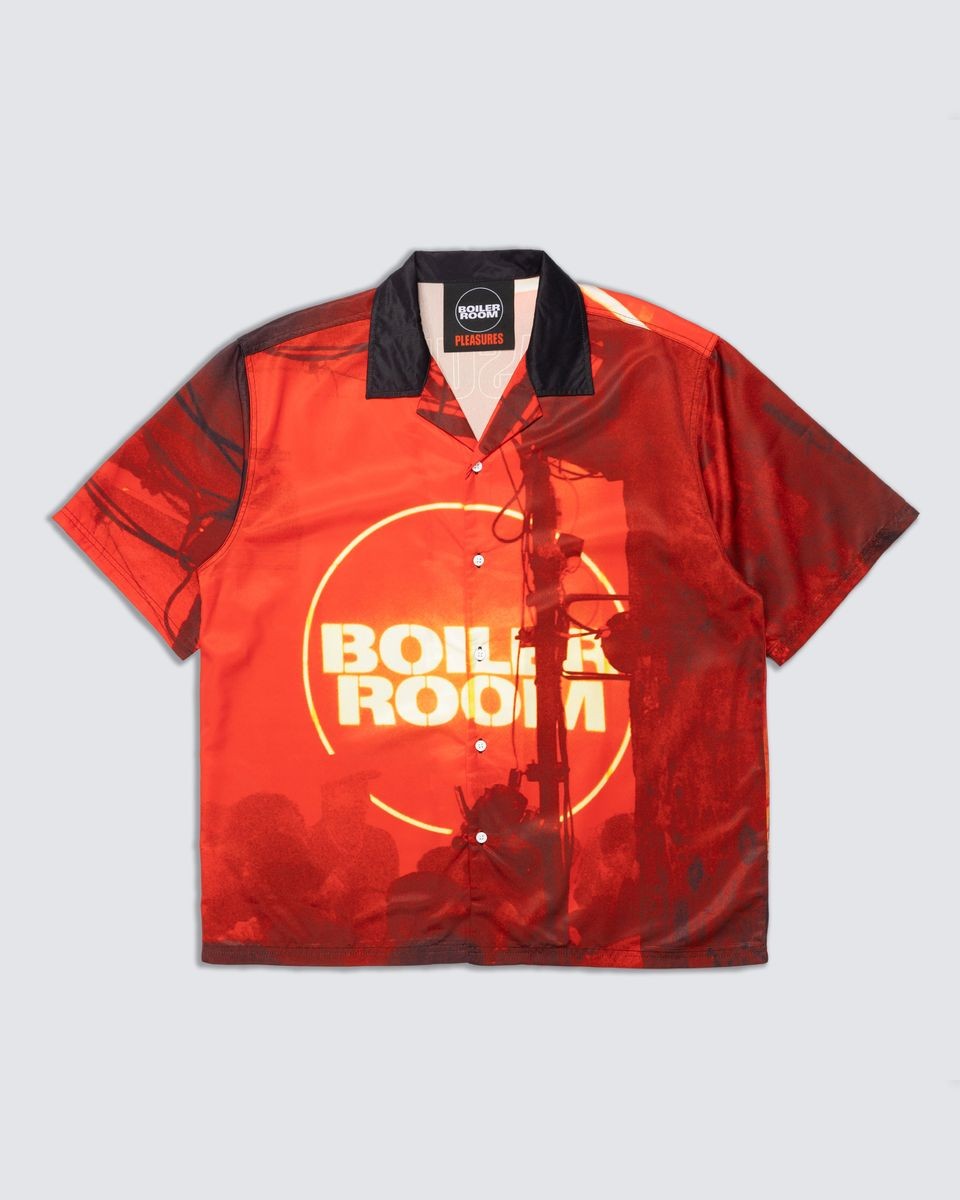 ��PLEASURES/�ץ쥸�㡼����BOILER ROOM��VENUE BUTTON UP Ⱦµ����� / RED