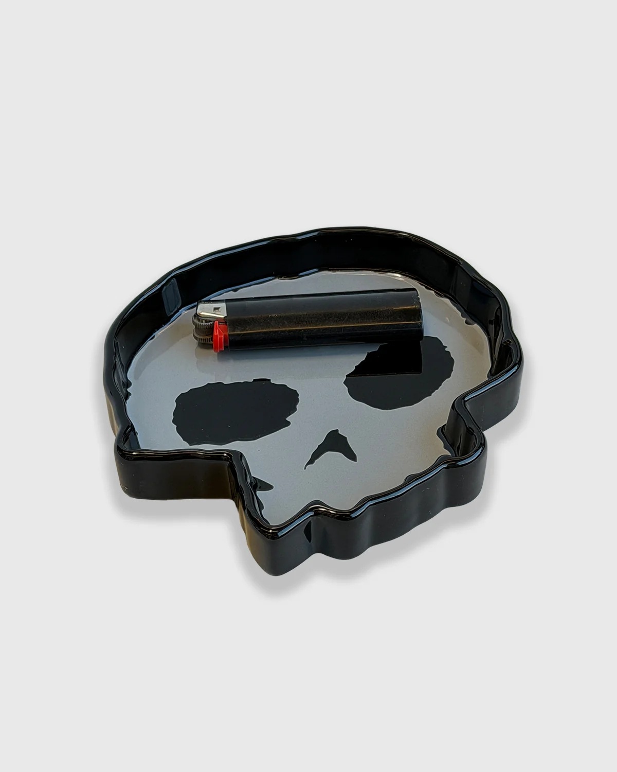 ��PLEASURES/�ץ쥸�㡼����ZERO SKATEBOARDS��ZERO CERAMIC TRAY ����ߥå��ȥ졼 / BLACK
