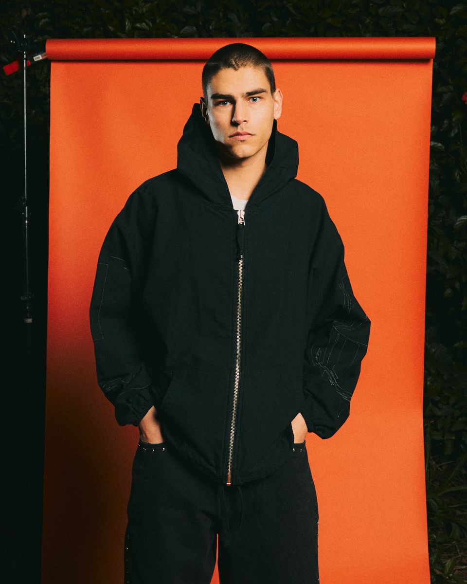 ��PLEASURES/�ץ쥸�㡼����DAFT PUNK/���եȡ��ѥ󥯡�DIGITAL ZIP PONCHO HOODIE �С����� / BLACK