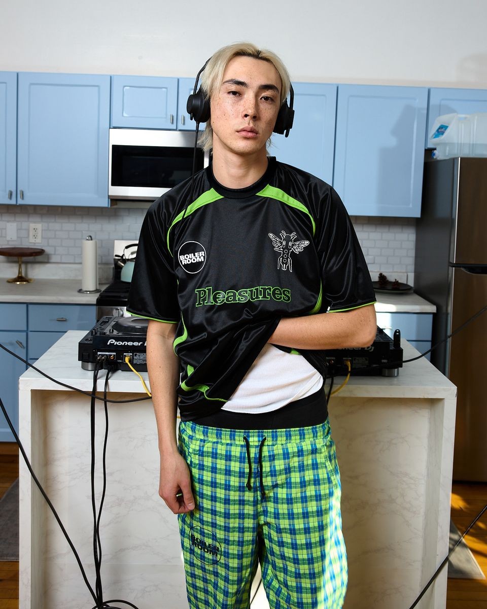 ��PLEASURES/�ץ쥸�㡼����BOILER ROOM��AQUA SOCCER JERSEY ���å������㡼���� / BLACK