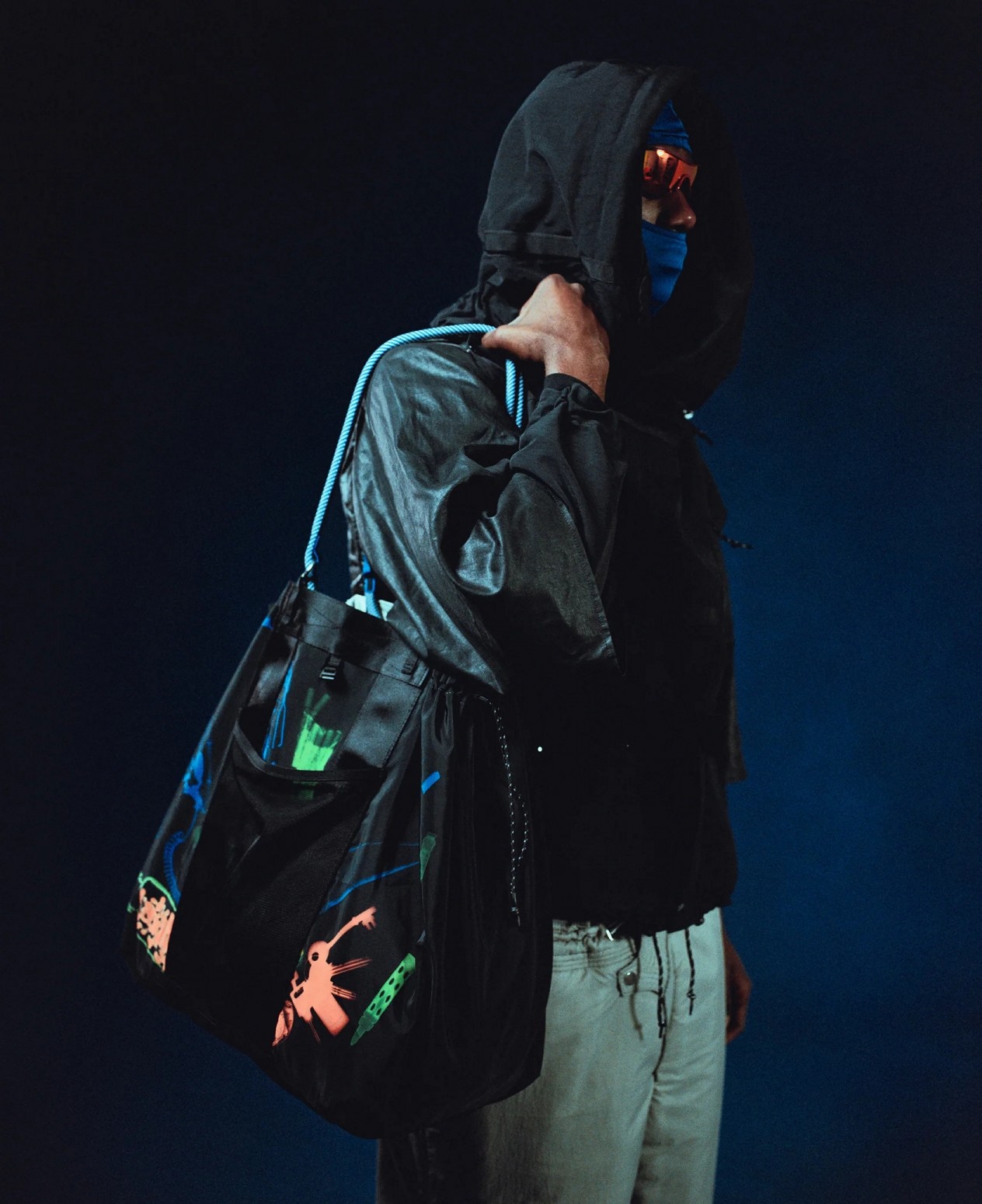 ��PLEASURES/�ץ쥸�㡼����TOPOLOGIE��TOPOLOGIE SUMMIT REVERSIBLE TOTE �Хå� / BLACK / GRAY