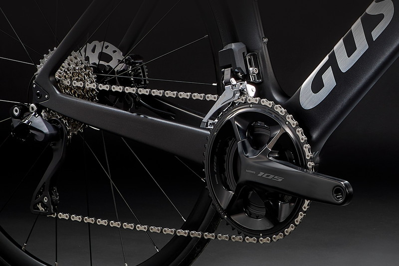 GUSTO グスト COBRA EVO DB SPORT TE コブラエヴォ ディスク スポーツ 105 Di2　オリジナルカーボンホイール　 完成車 日本正規品　