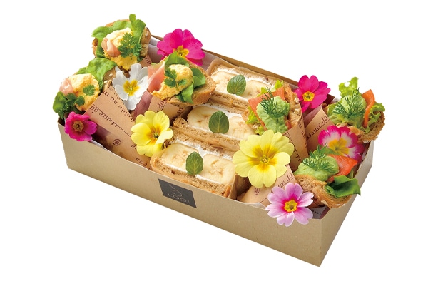 H-08.ハーフサイズBOX 花束仕立てのブーケサンド２種＆フルーツサンドイッチ