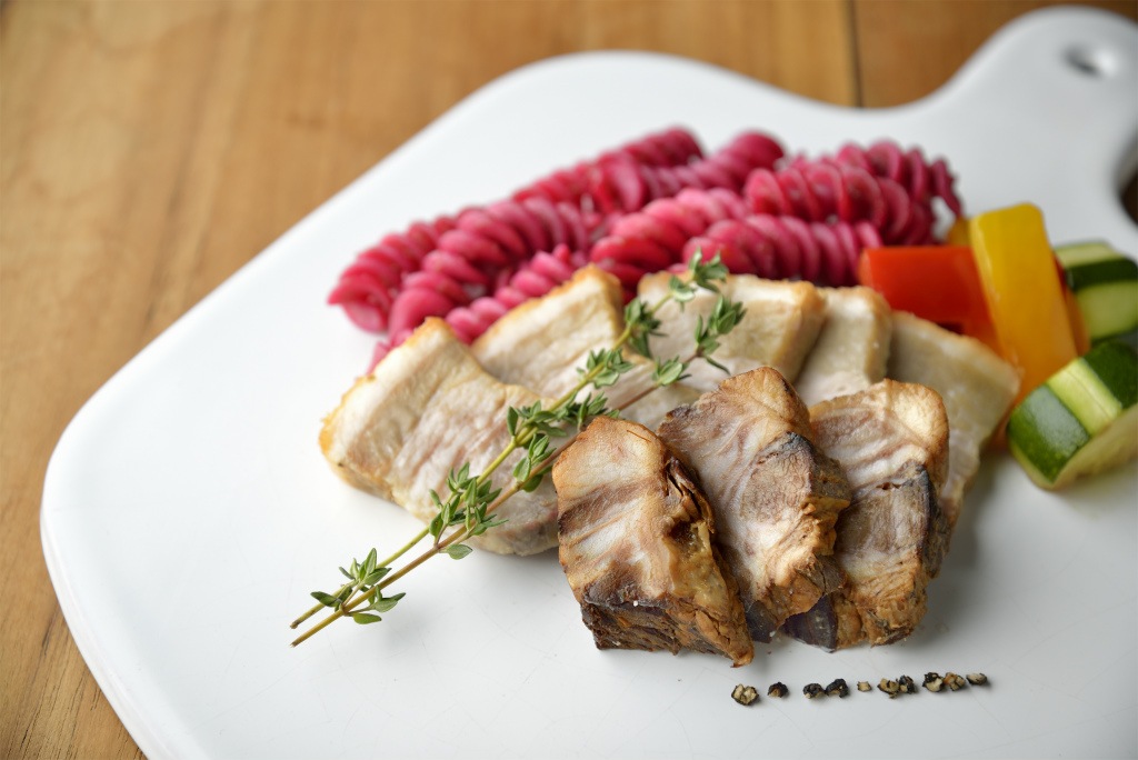 H-13.ハーフサイズBOX 無投薬で育てた「群馬県産 えばらハーブ豚未来」ローストボックス