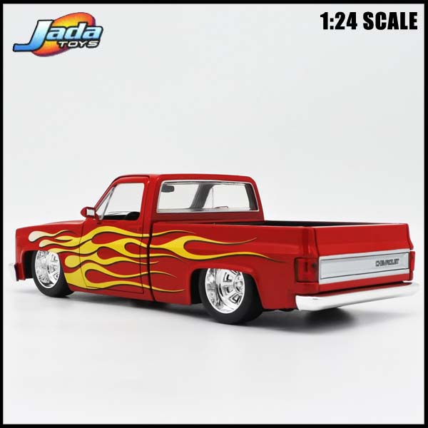 1/24 箱入り ミニカー 1985 CHEVROLET C10 レッド イエロー