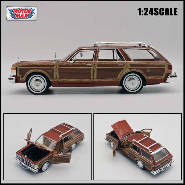 1/24 箱入り ダイキャスト ミニカー 1979 Chrysler LeBaron Town