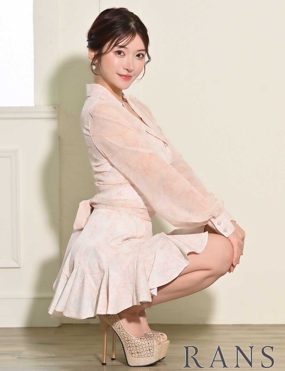 [Sのみ即納][instock]【RAN SERENE】ミニ/ドレス/セットアップ/オレンジ/長袖/襟付き/フレア/柄/花柄/リボン