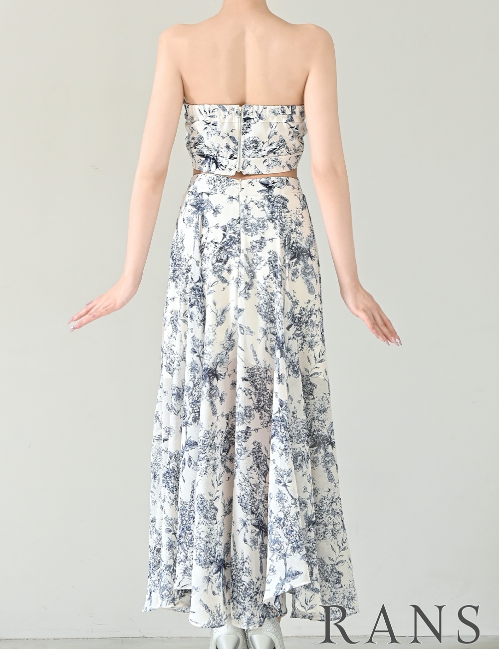 [Sのみ即納][instock]【RANS】ロング/ドレス/ワンピース/ホワイト/ブルー/ベア/フレア/サイドカットアウト/柄/ボタニカル