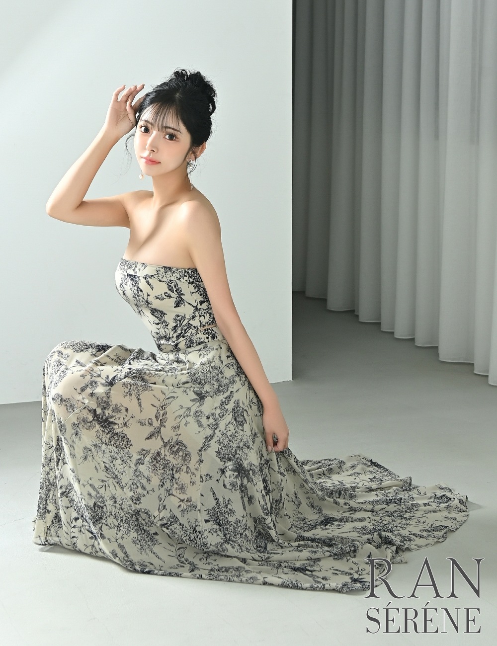 [Sのみ即納][instock]【RAN SERENE】ロング/ドレス/ワンピース/ベージュ/ベア/フレア/サイドカットアウト/柄/ボタニカル