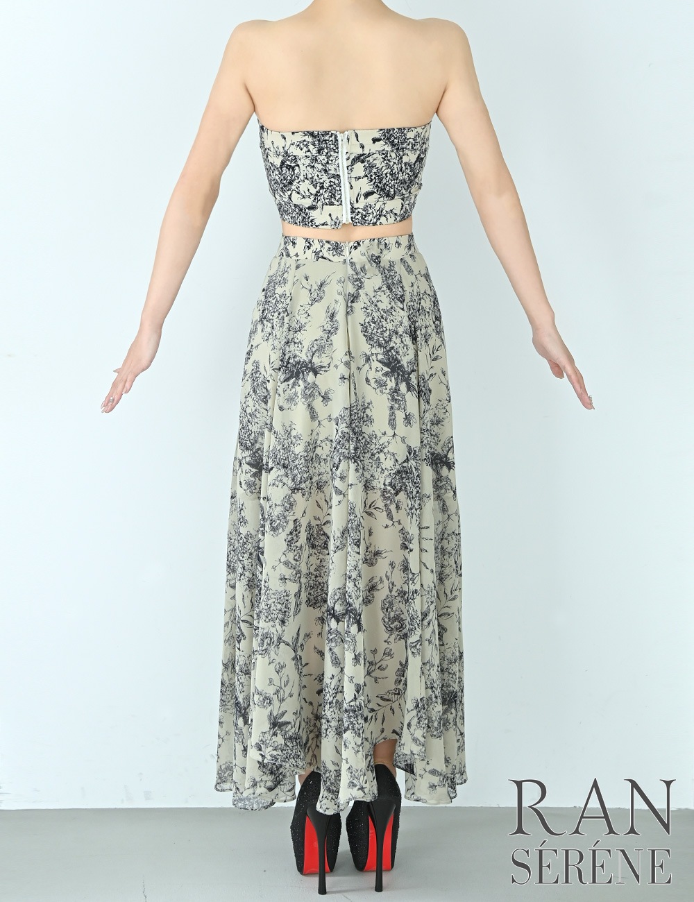 [Sのみ即納][instock]【RAN SERENE】ロング/ドレス/ワンピース/ベージュ/ベア/フレア/サイドカットアウト/柄/ボタニカル