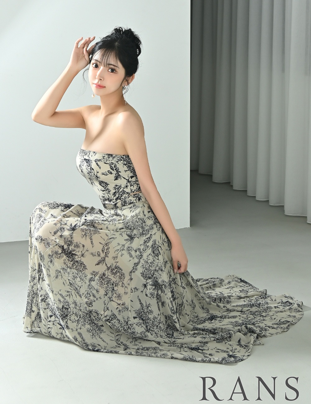 [Mのみ即納][instock]【RANS】ロング/ドレス/ワンピース/ベージュ/ベア/フレア/サイドカットアウト/柄/ボタニカル