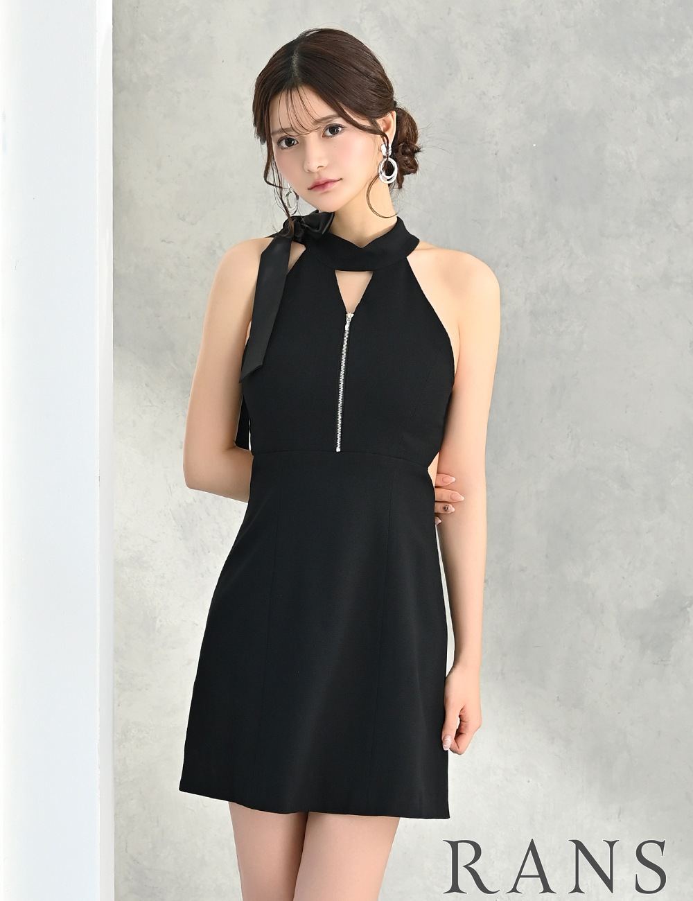 [即納][instock]【RAN SERENE】ミニ/ドレス/ワンピース/ブラック/ハイネック/アメスリ/フレア/リボン