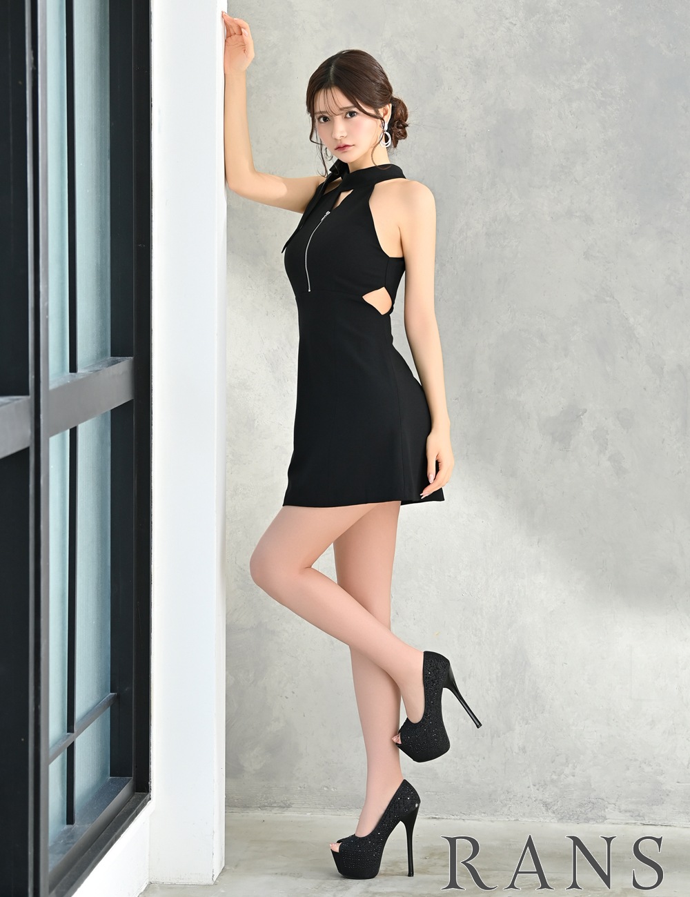 [即納][instock]【RAN SERENE】ミニ/ドレス/ワンピース/ブラック/ハイネック/アメスリ/フレア/リボン