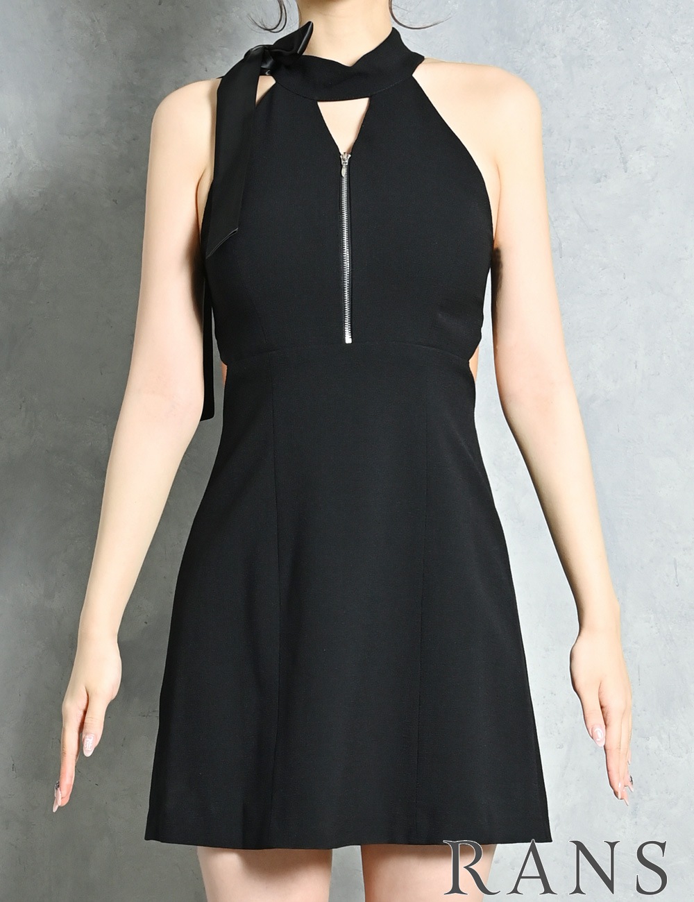 [即納][instock]【RAN SERENE】ミニ/ドレス/ワンピース/ブラック/ハイネック/アメスリ/フレア/リボン