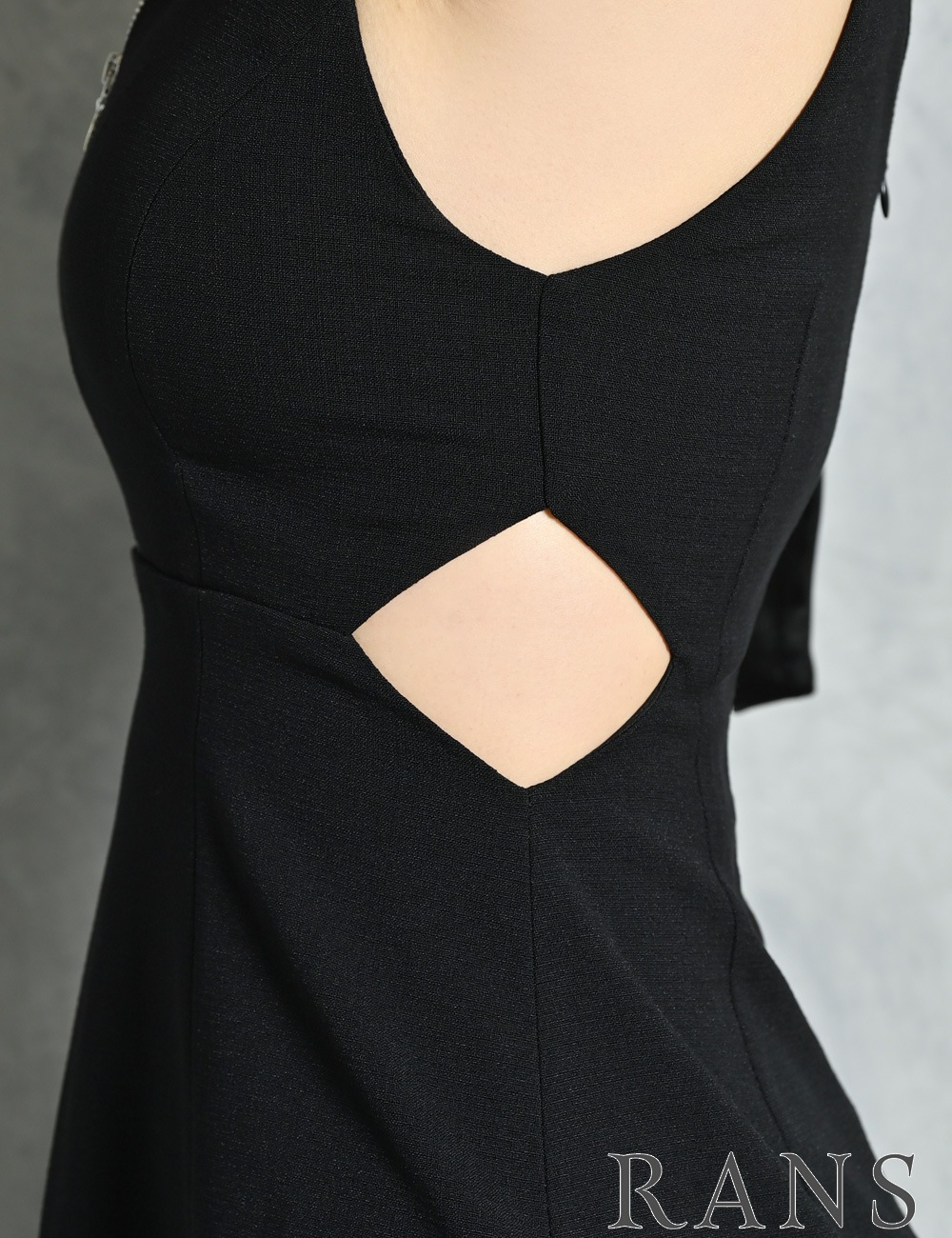 [即納][instock]【RAN SERENE】ミニ/ドレス/ワンピース/ブラック/ハイネック/アメスリ/フレア/リボン