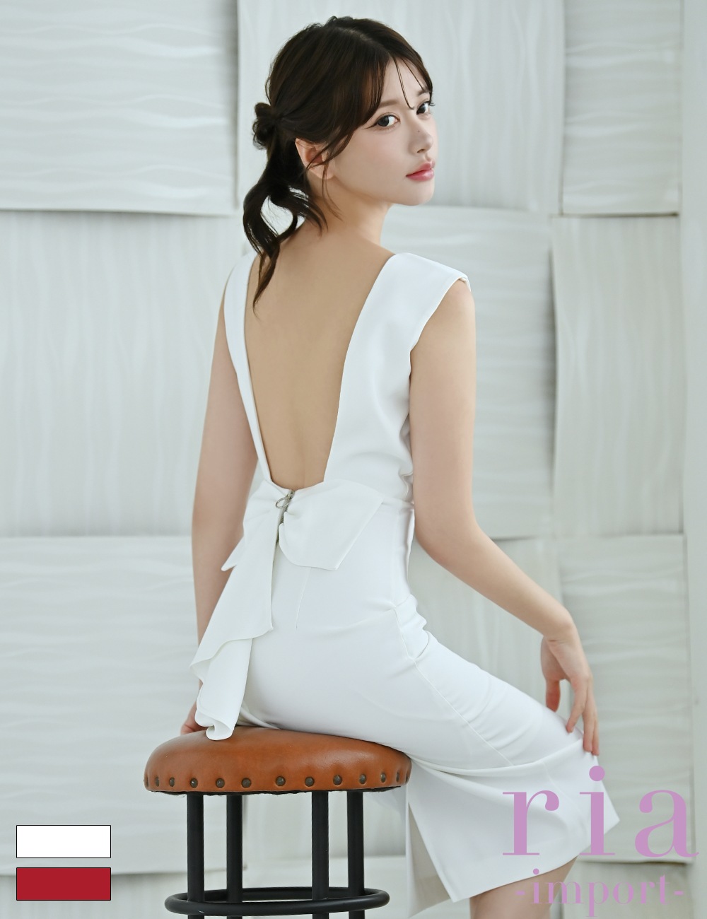 フリル付きホワイトノースリーブワンピース