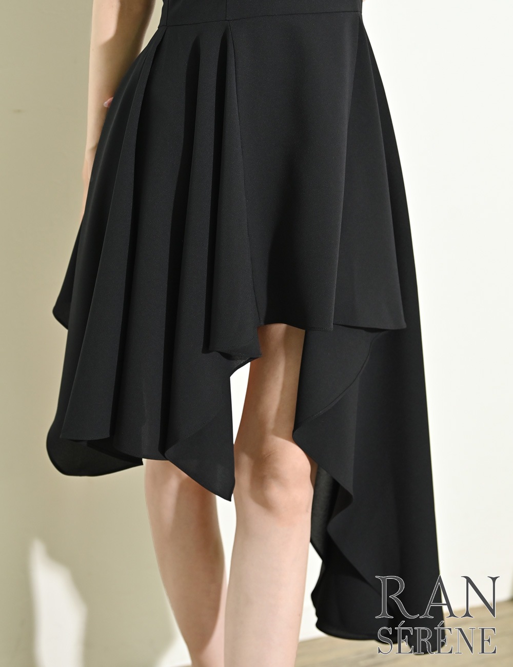 [即納][instock]【RAN SERENE】丈長/ミニ/ドレス/ワンピース/ブラック/ベア/フレア/アシンメトリー