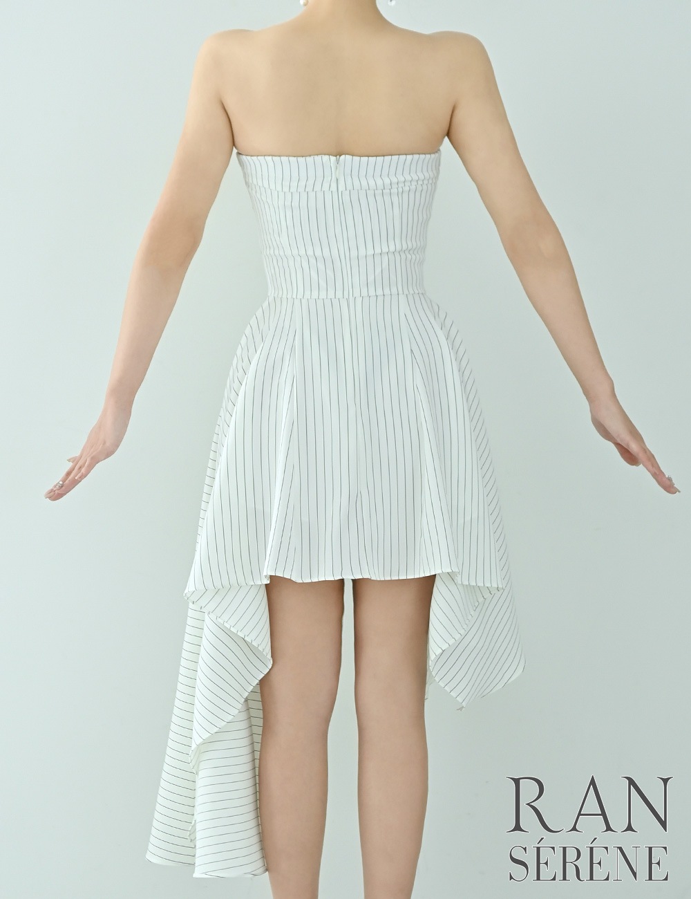 [即納][instock]【RAN SERENE】丈長/ミニ/ドレス/ワンピース/ホワイト/ベア/フレア/アシンメトリー/柄/ストライプ