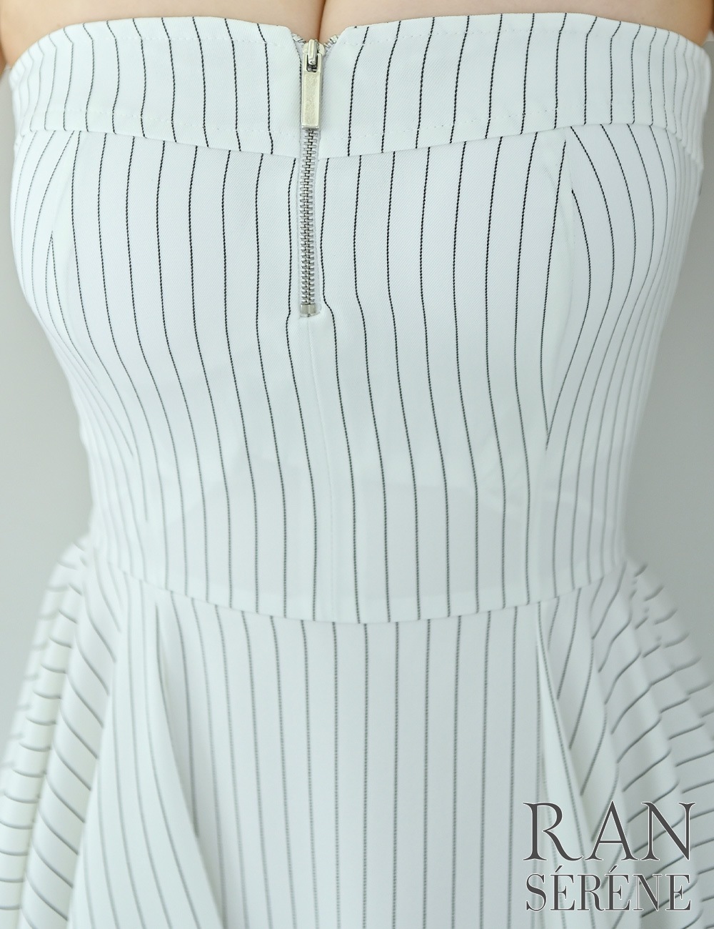 [即納][instock]【RAN SERENE】丈長/ミニ/ドレス/ワンピース/ホワイト/ベア/フレア/アシンメトリー/柄/ストライプ