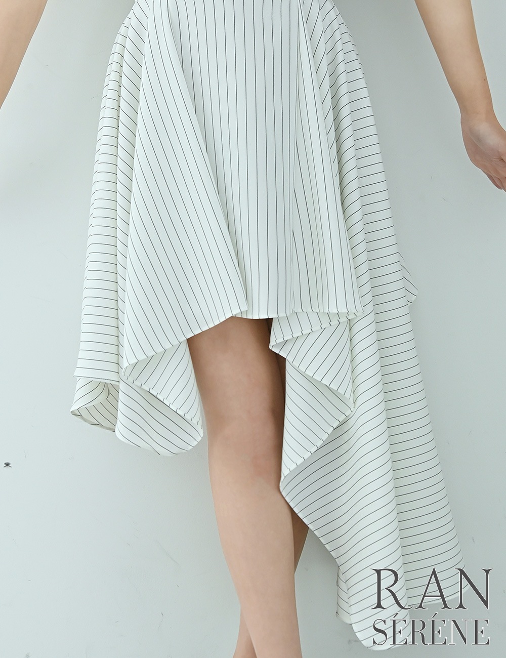[即納][instock]【RAN SERENE】丈長/ミニ/ドレス/ワンピース/ホワイト/ベア/フレア/アシンメトリー/柄/ストライプ
