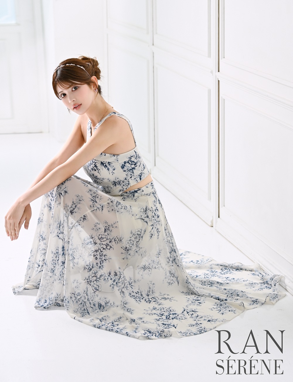 [即納][instock]【RAN SERENE】ロング/ドレス/ホワイト/ホルターネック/フレア/サイドカットアウト/柄/花柄