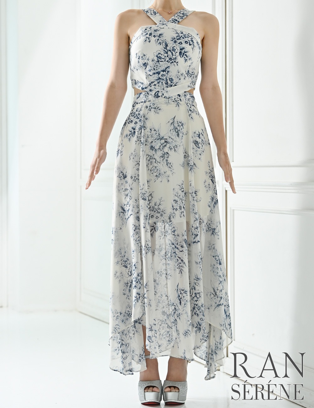 [即納][instock]【RAN SERENE】ロング/ドレス/ホワイト/ホルターネック/フレア/サイドカットアウト/柄/花柄