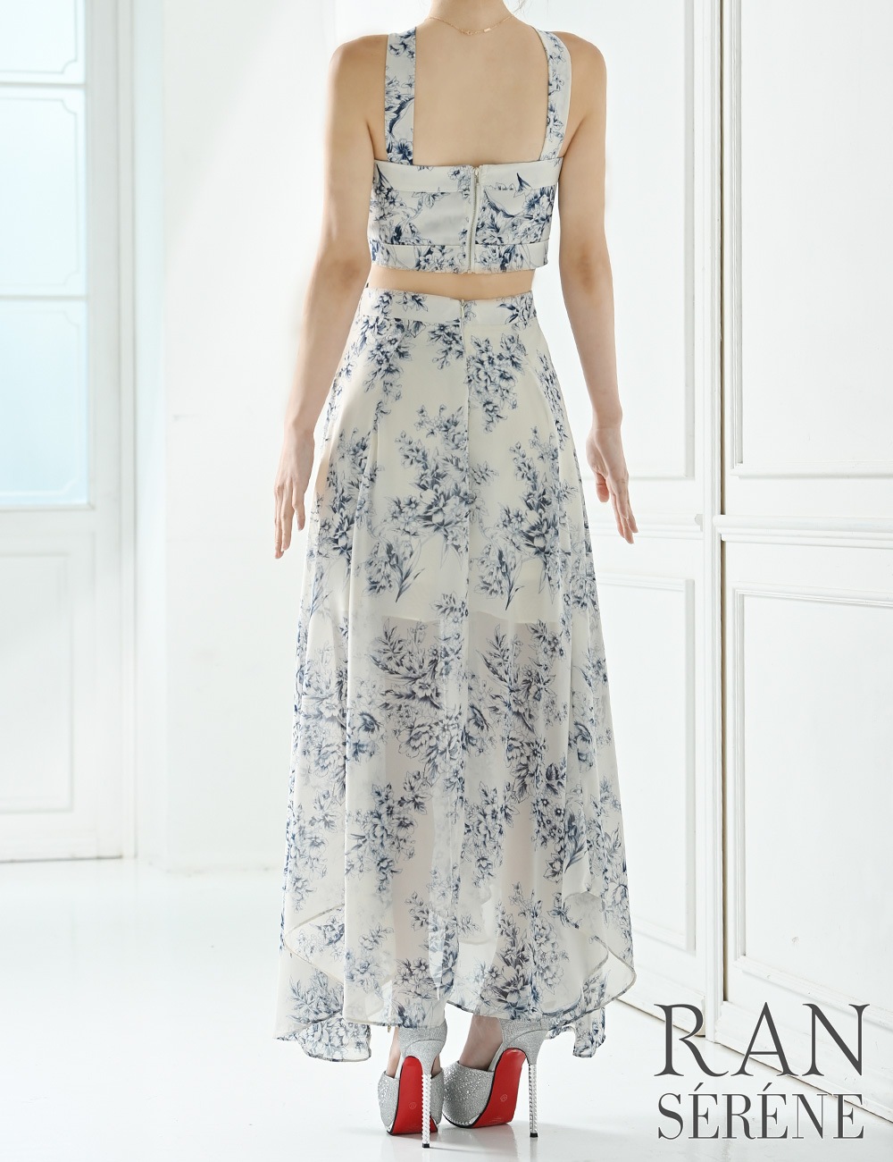 [即納][instock]【RAN SERENE】ロング/ドレス/ホワイト/ホルターネック/フレア/サイドカットアウト/柄/花柄