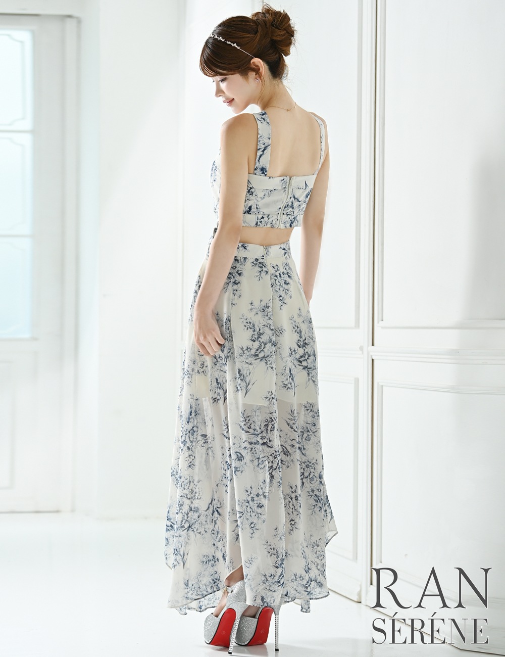 [即納][instock]【RAN SERENE】ロング/ドレス/ホワイト/ホルターネック/フレア/サイドカットアウト/柄/花柄