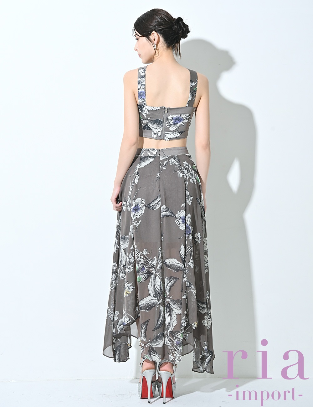 【ria】ロング/ドレス/モカ/グレー/ホルターネック/フレア/サイドカットアウト