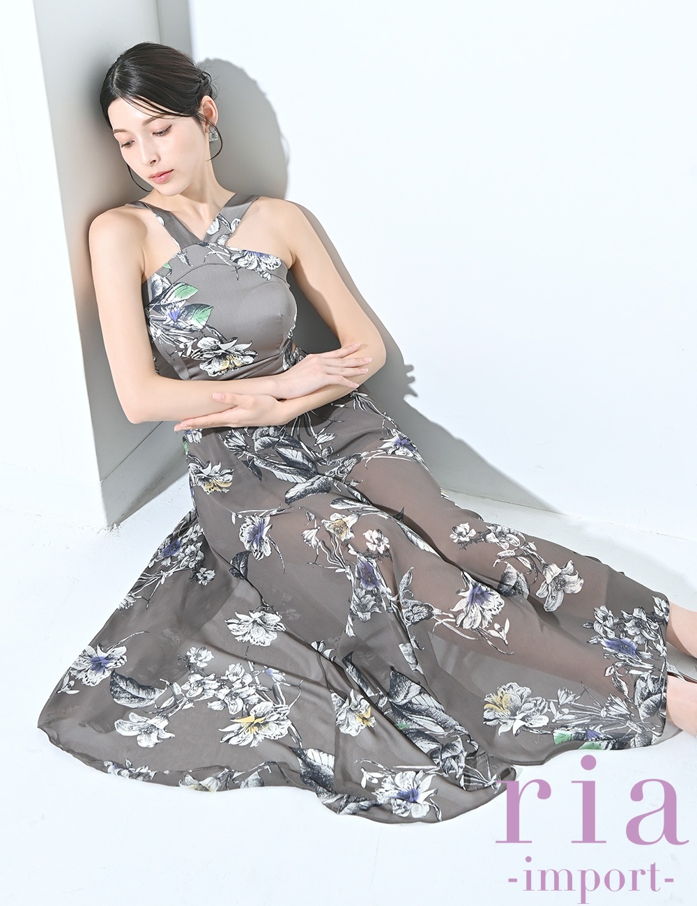 【ria】ロング/ドレス/モカ/グレー/ホルターネック/フレア/サイドカットアウト