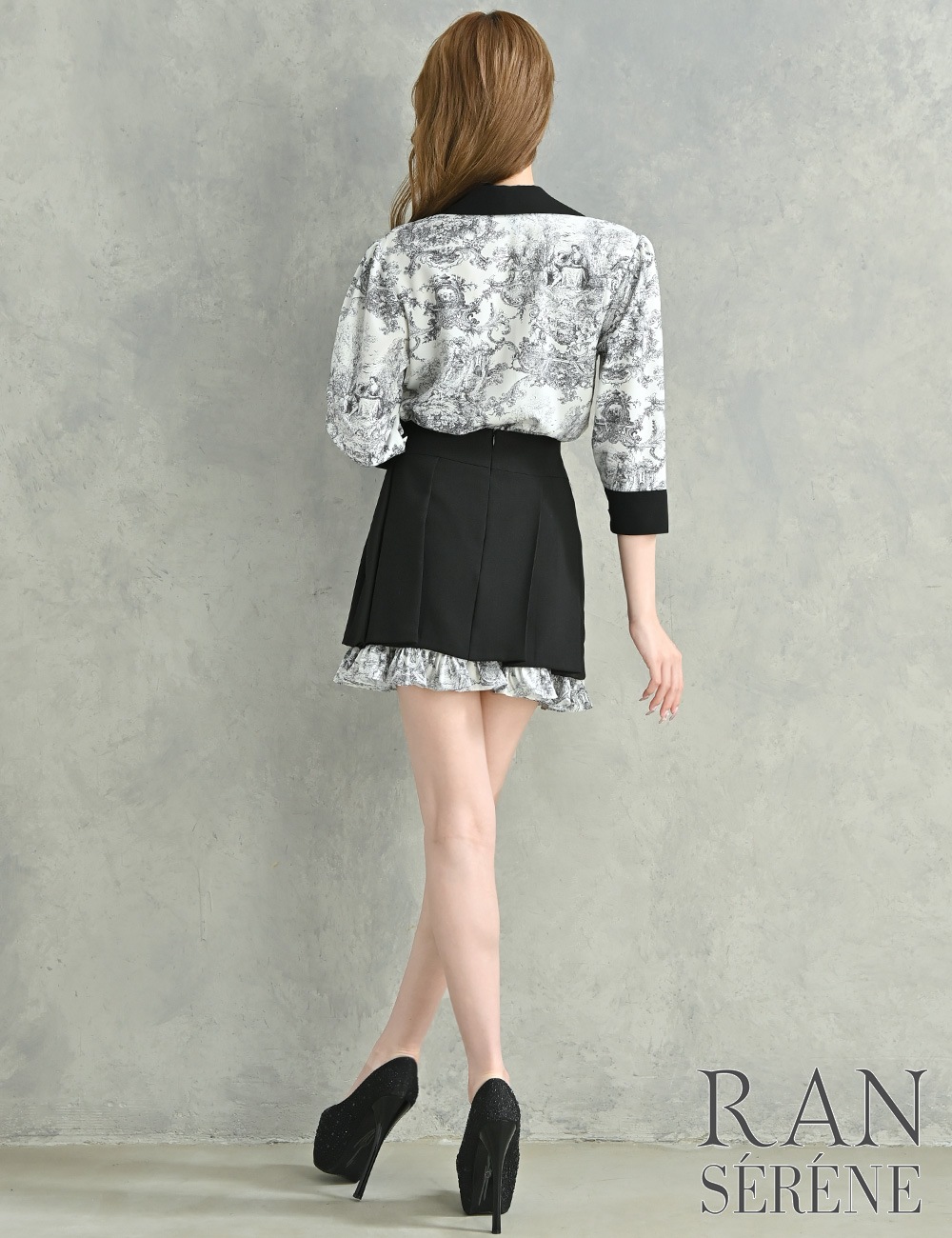 [即納][instock]【RAN SERENE】ミニ/ドレス/セットアップ/ブラック/襟付き/長袖/フレア/ティアード/プリーツ/柄/トワルドジュイ