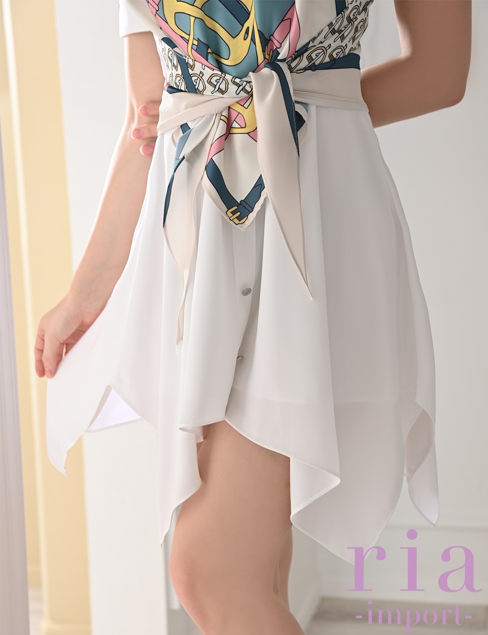 【ria】ミニ/ドレス/ワンピース/ホワイト/プリント/フレア/袖あり