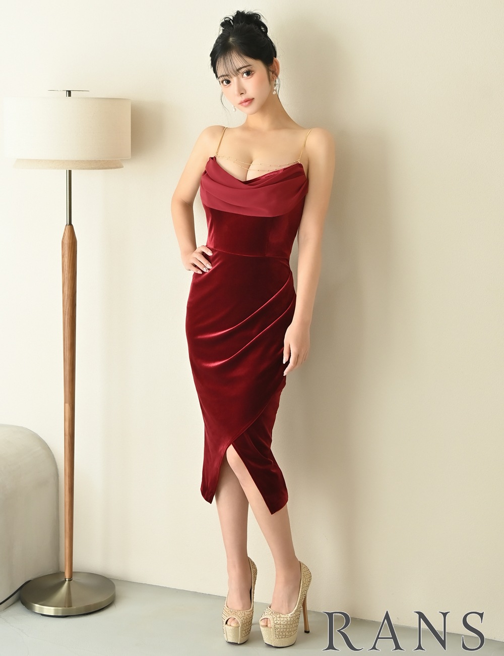 [Mのみ即納][instock]【RANS】丈長/ドレス/ワンピース/レッド/キャミ/チェーン/ドレープ/タイト/スリット/ベロア
