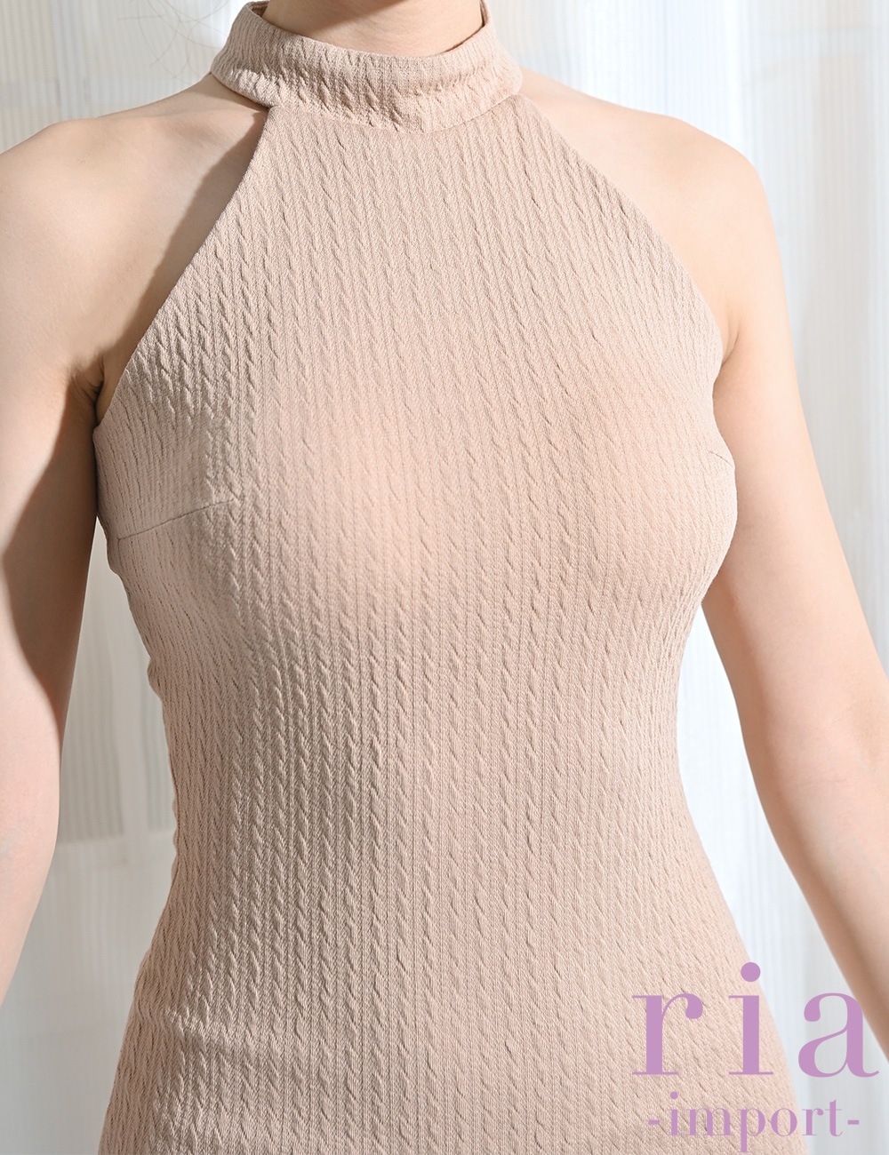 【ria】ミニ/ドレス/ワンピース/タイト/ベージュ/ホルターネック/ハイネック/ニット