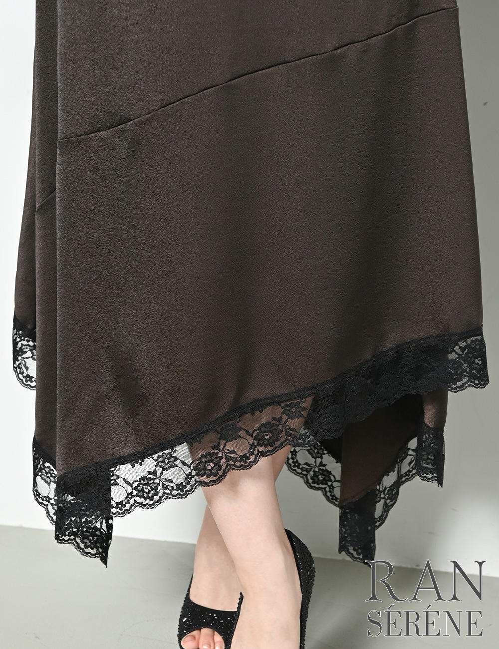 [Mのみ即納][instock]【RAN SERENE】丈長/ドレス/ワンピース/ブラック/ブラウン/キャミ/フレア/サテン/レース