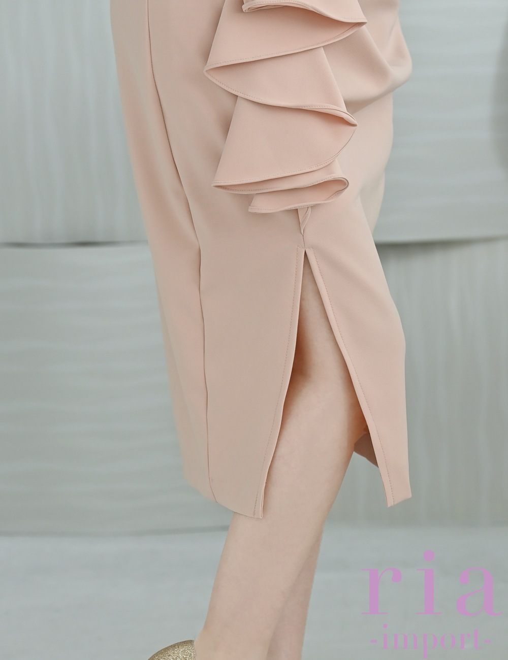 【ria】丈長/ドレス/ワンピース/ピンクベージュ/アシメ/フリル/タイト/前スリット/ワンショル