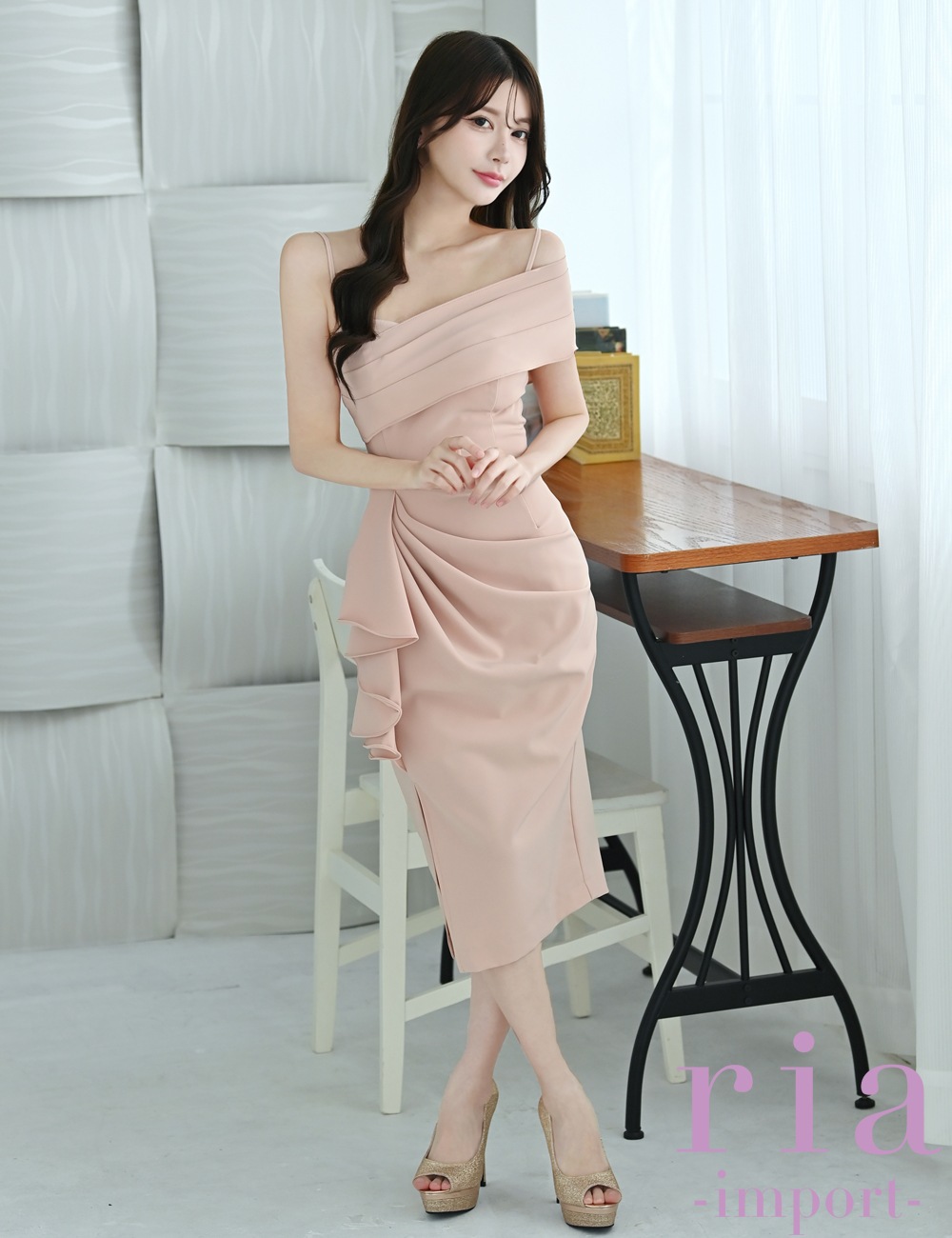 【ria】丈長/ドレス/ワンピース/ピンクベージュ/アシメ/フリル/タイト/前スリット/ワンショル