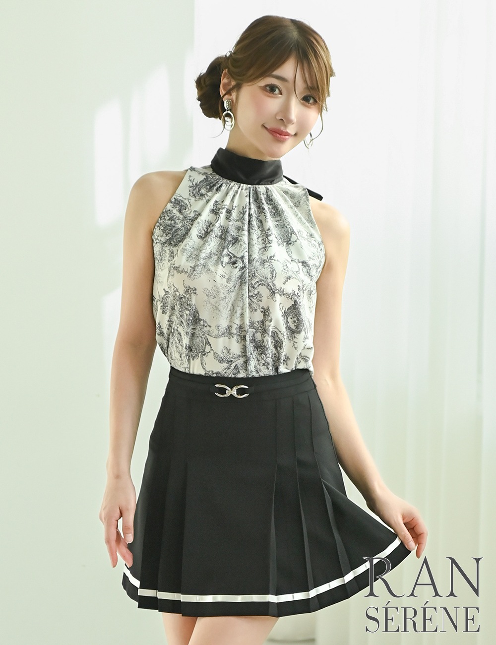 [Sのみ即納][instock]【RAN SERENE】ミニ/ドレス/セットアップ/ブラック/ホルターネック/フレア/プリーツ/柄/トワルドジュイ