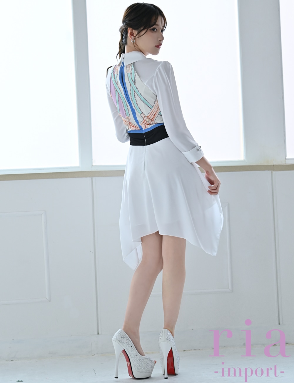 【ria】ミニ/ドレス/ワンピース/ホワイト/フレア/スカーフ/七分袖/襟付き/柄