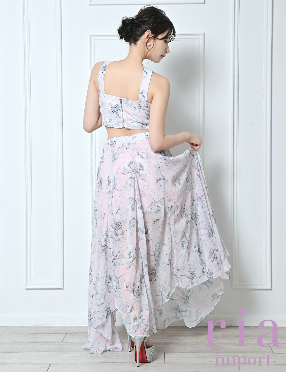 フラワー柄ひざ丈バックレスドレスセクシーバックレスリボンロングドレス八木風 フラワー柄ひざ丈バックレスドレスセクシーバックレスリボンロング