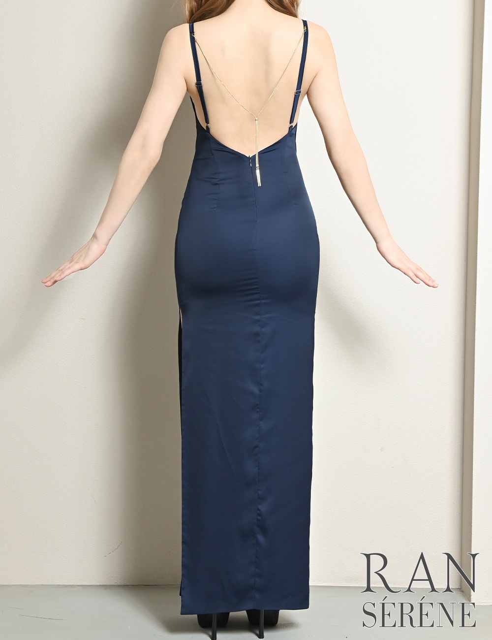 [即納][instock]【RAN SERENE】ロング/ドレス/ワンピース/ネイビー/キャミ/タイト/スリット/カットアウト/チェーン