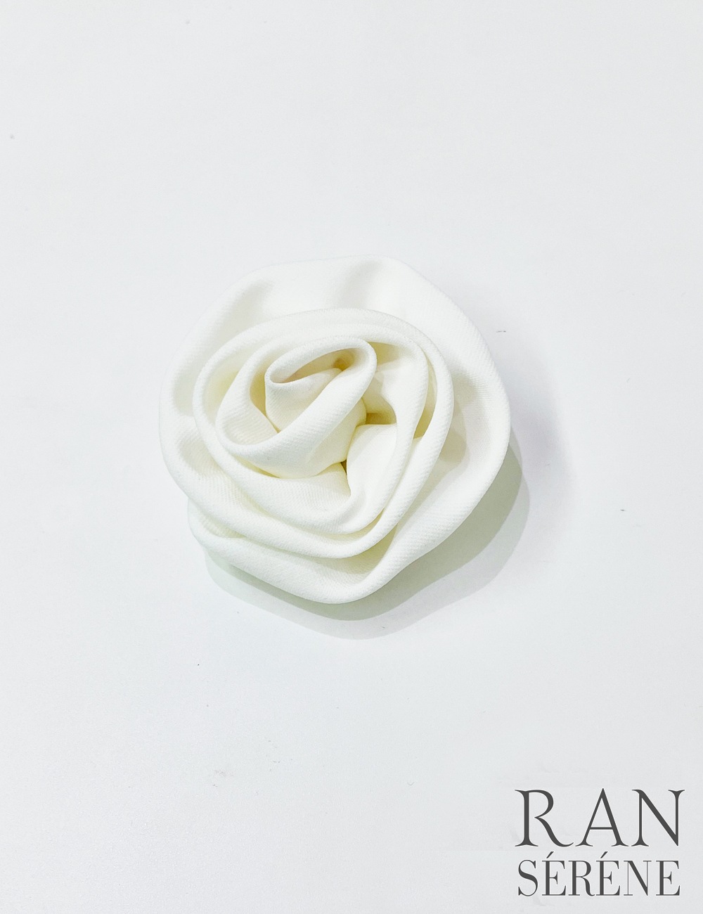 [Mのみ即納][instock]【RAN SERENE】ミニ/ドレス/ワンピース/ホワイト/キャミ/タイト/カットアウト/コサージュ/ローズ