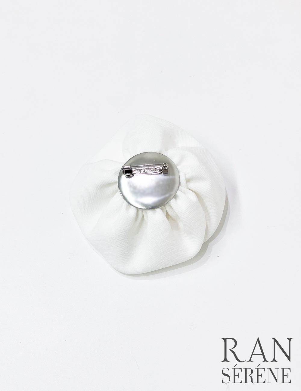 [Mのみ即納][instock]【RAN SERENE】ミニ/ドレス/ワンピース/ホワイト/キャミ/タイト/カットアウト/コサージュ/ローズ