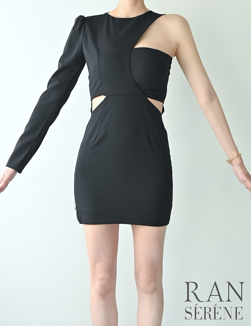 [即納][instock]【RAN SERENE】ミニ/ドレス/ワンピース/ブラック/ワンショル/袖あり/長袖/タイト/ファスナー/スリット