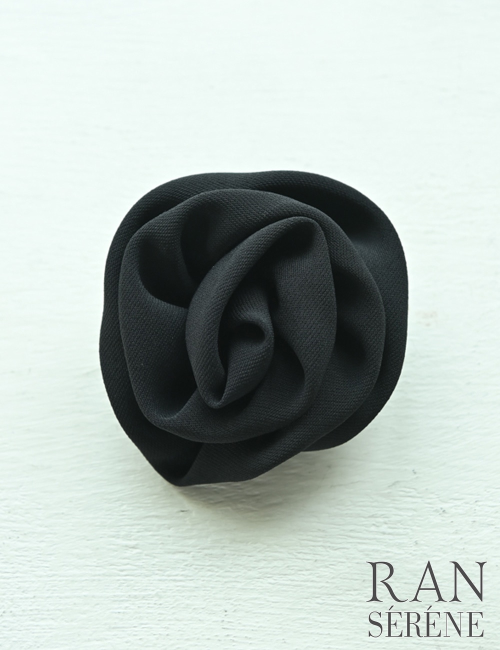 [即納][instock]【RAN SERENE】ミニ/ドレス/ワンピース/ブラック/キャミ/タイト/カットアウト/コサージュ/ローズ