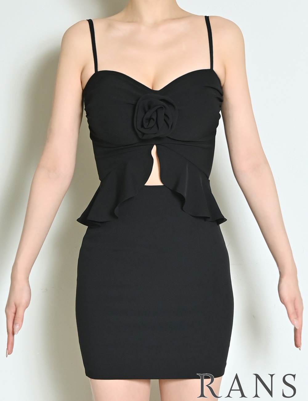 [即納][instock]【RANS】ミニ/ドレス/ワンピース/ブラック/キャミ/タイト/カットアウト/コサージュ/ローズ