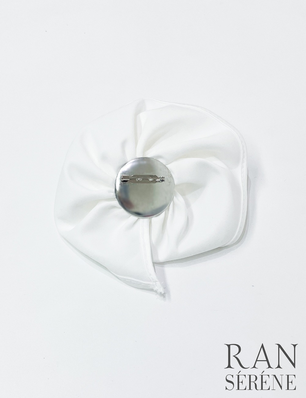 [即納][instock]【RAN SERENE】ミニ/ドレス/ワンピース/ホワイト/ワンショル/フレア/コサージュ/ローズ