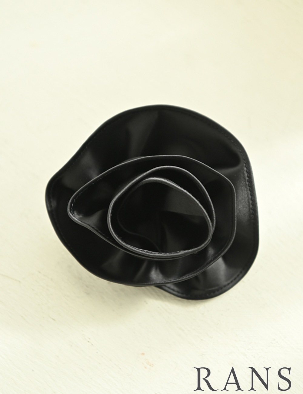 [即納][instock]【RANS】ミニ/ドレス/ワンピース/ブラック/ワンショル/フレア/コサージュ/ローズ